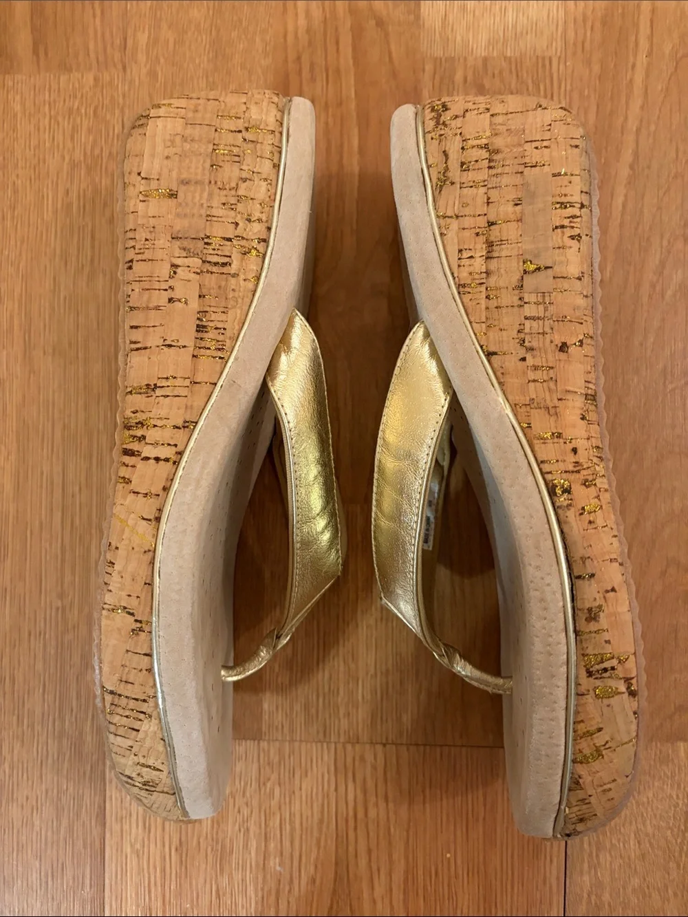 Volatile Neville Gold Metallic Thong Wedge Cork Sandals Size 10